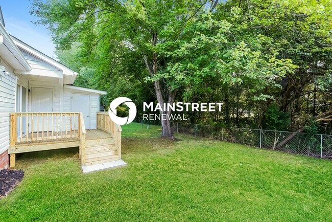 Building Photo - 4 Bedroom Pet-Friendly Home in GREENSBORO,...