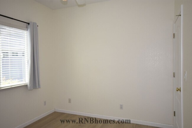 Building Photo - 288 Marsalla Dr