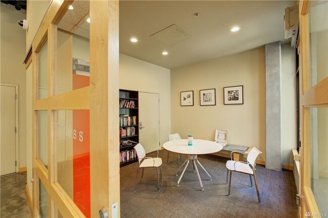 Building Photo - 1bd/1ba Seattle Condo