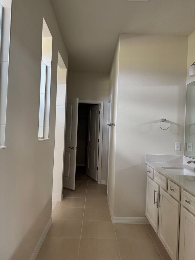 Building Photo - 5555 Settlingstone Ln