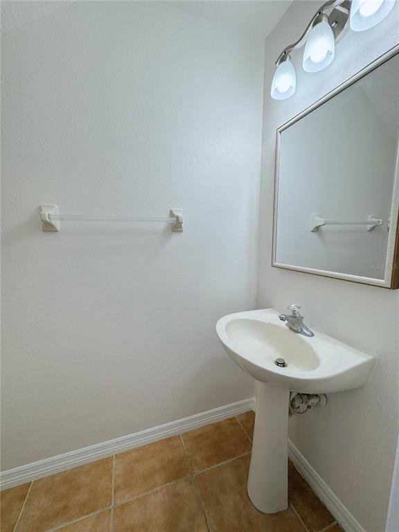 Building Photo - 760 Cresting Oak Cir