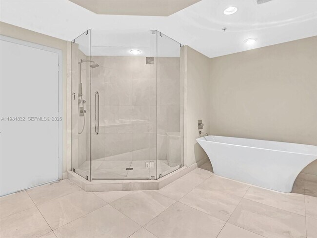 Building Photo - 17301 Biscayne Blvd