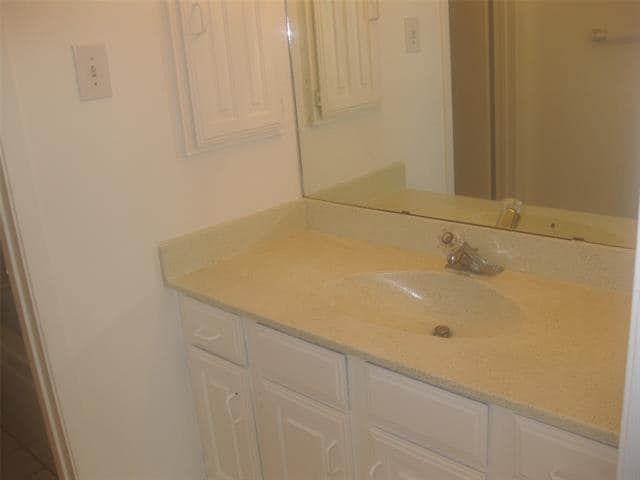 Building Photo - 2610 Lakehill Ln