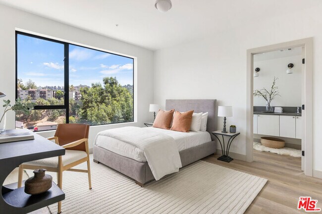 Building Photo - 173 1/2 S Ave 57