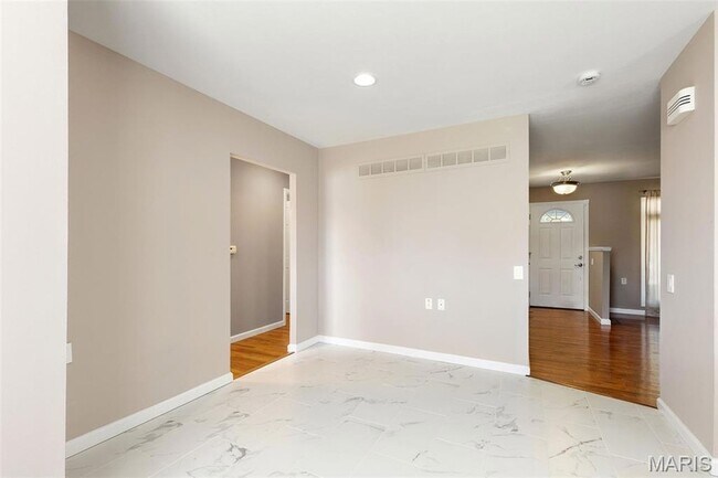 Building Photo - 3205 Fleet Ln