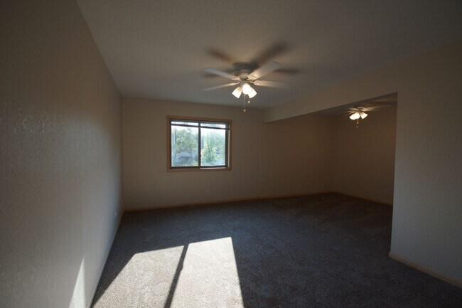 Building Photo - Newly Renovated Top-Floor One-Bedroom with East-Facing Balcony