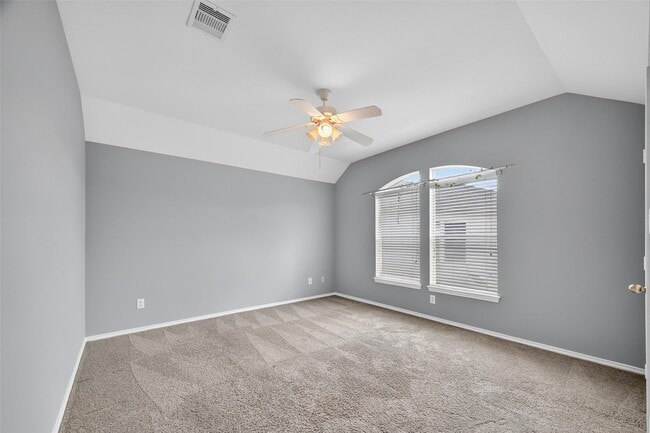 Building Photo - 6915 Woodridge Row Dr