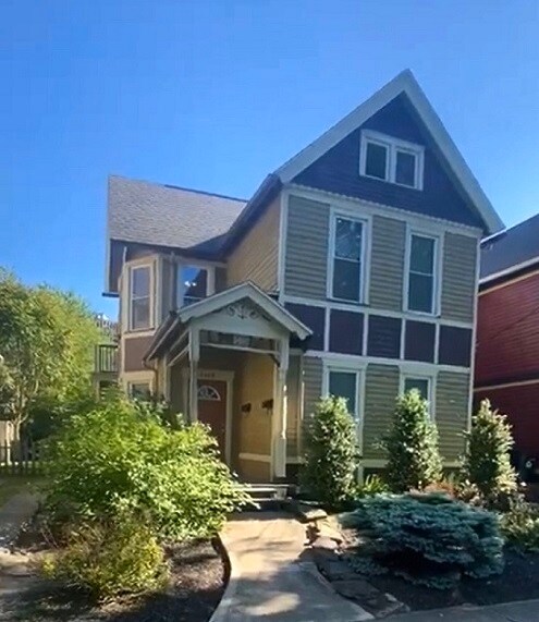 Building Photo - 2009 Clover Ave