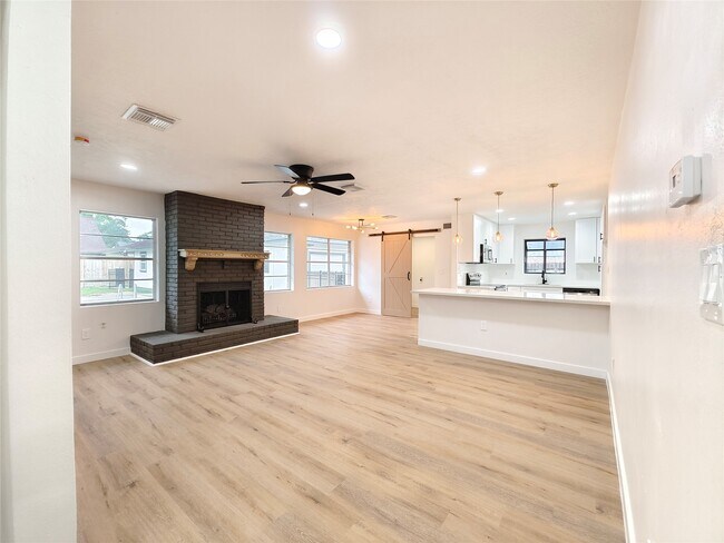 Building Photo - 4106 Clovernook Ln