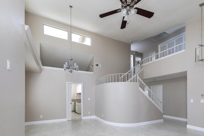 Building Photo - 953 E Buckhill Rd