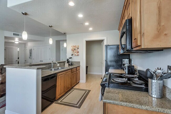 Building Photo - 606 W S Temple St