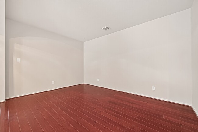 Building Photo - 26414 Suffield Glen Ln