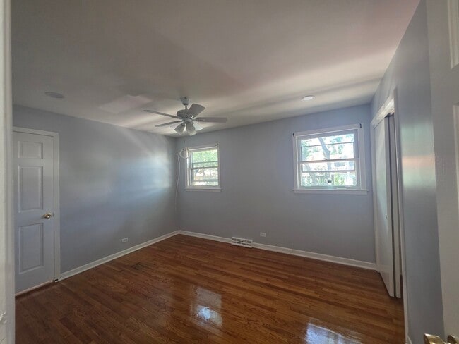 Building Photo - 2623 W Arthur Ave