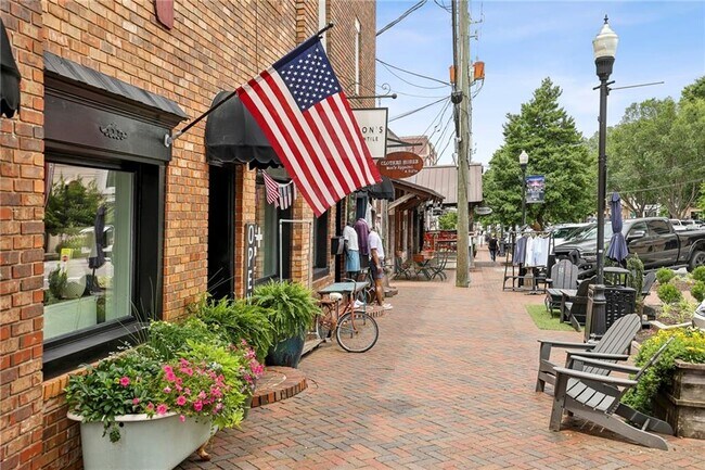 Building Photo - 432 Burton Dr