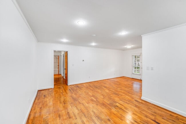 Building Photo - Prime Gastonia Location – Cozy Brick Home ...