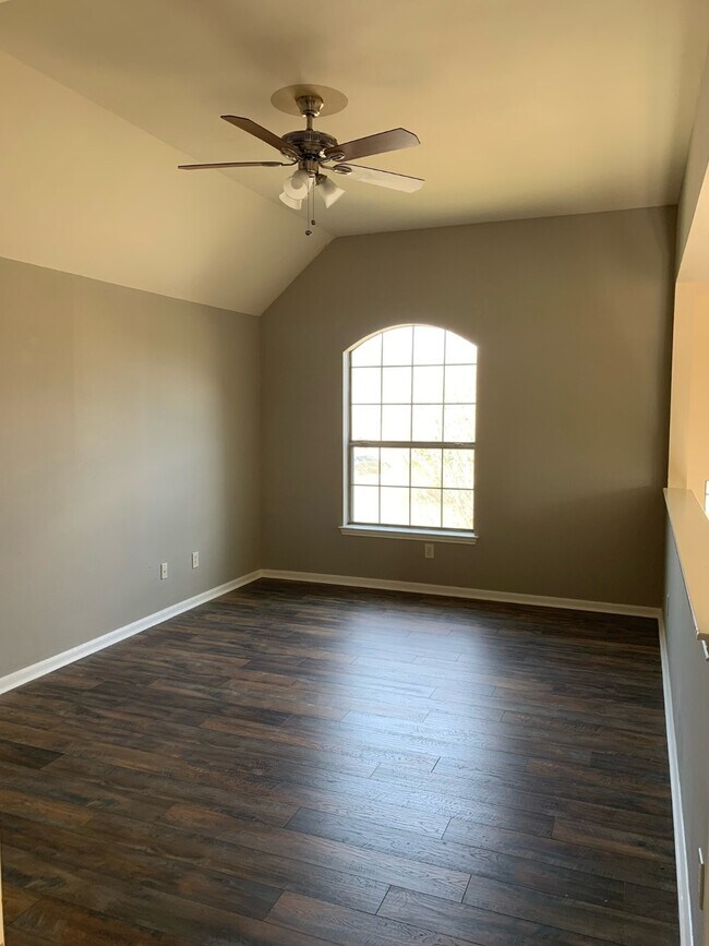 Building Photo - 26891 Royal Timbers Dr