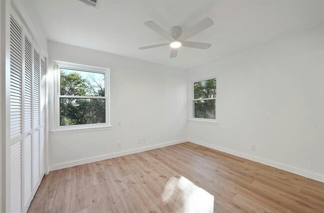 Building Photo - 4611 Goliad Ln