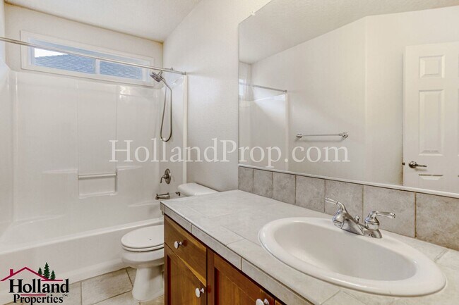 Building Photo - Gorgeous Single-Family Home with Central A/C!