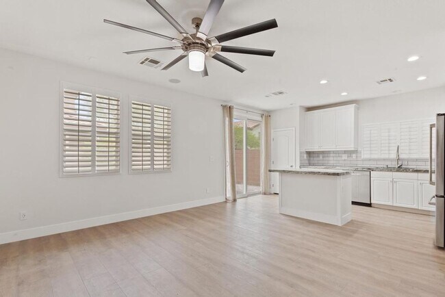 Building Photo - Remodeled Corner Lot with Mountain Views!