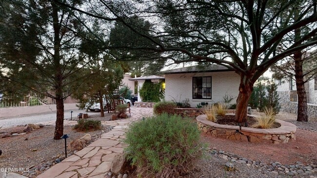 Building Photo - 1103 Madeline Dr