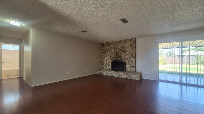 Building Photo - 7338 Hayward Dr