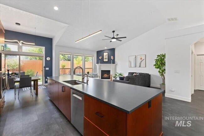 Building Photo - 12580 W Mardia St