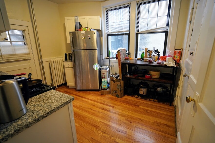 Building Photo - 294 Harvard St