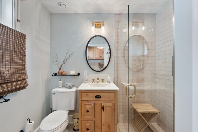 Building Photo - 21253 Lake George Blvd