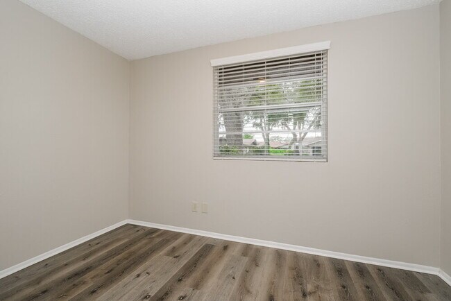 Building Photo - 8613 White Springs Dr