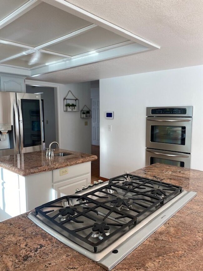 Building Photo - 3665 Cashill Blvd