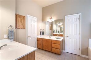 Building Photo - New Wood Floors!