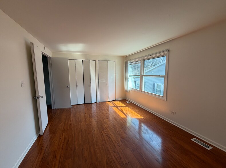 Building Photo - 1945 Hancock Dr