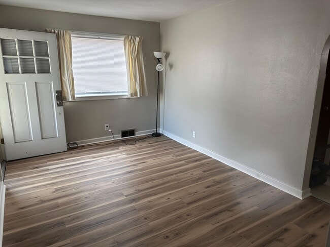 Building Photo - 13 Aldrich Ave