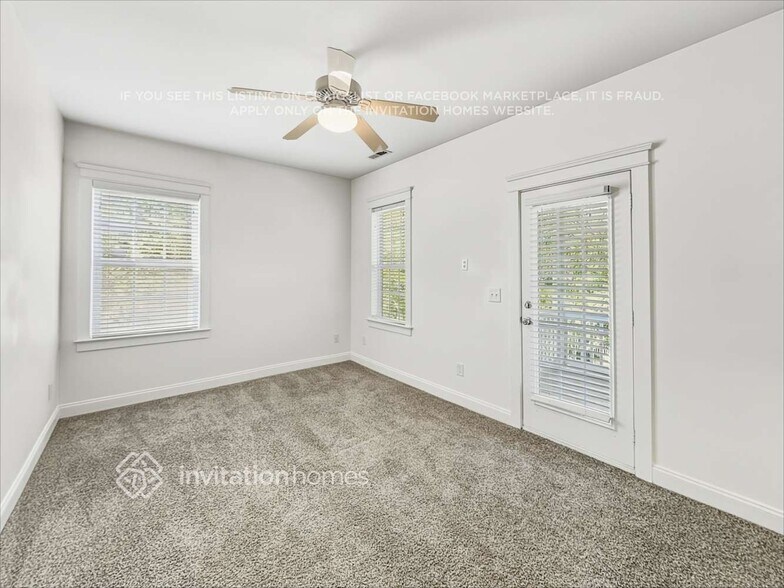 Building Photo - 15527 Barnsbury Dr
