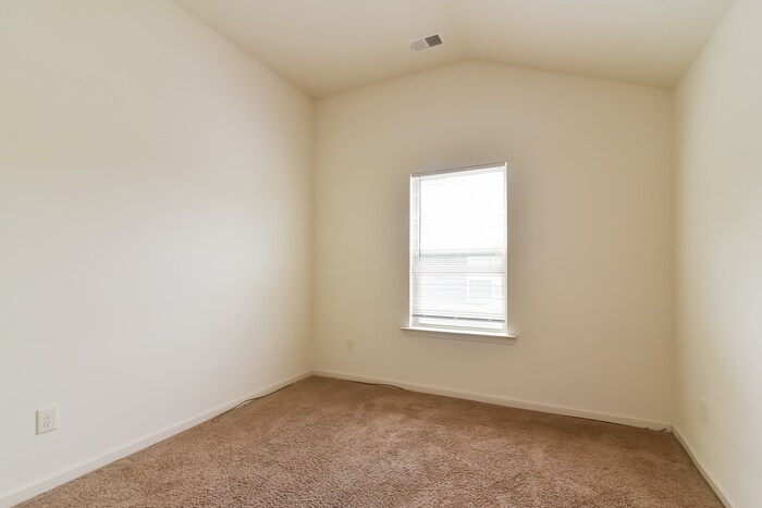 Building Photo - 1479 Wilford Dr NE