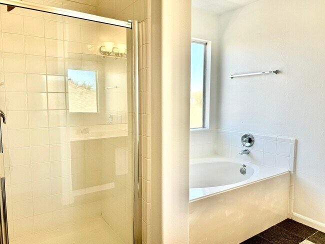 Building Photo - 7110 Favian Ct