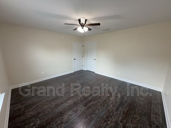 Building Photo - 4025 Brittany Ln