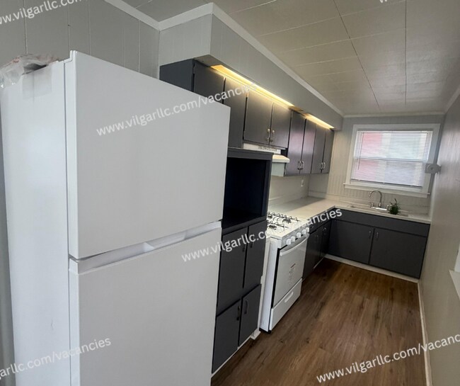 Building Photo - 1114 Pine St