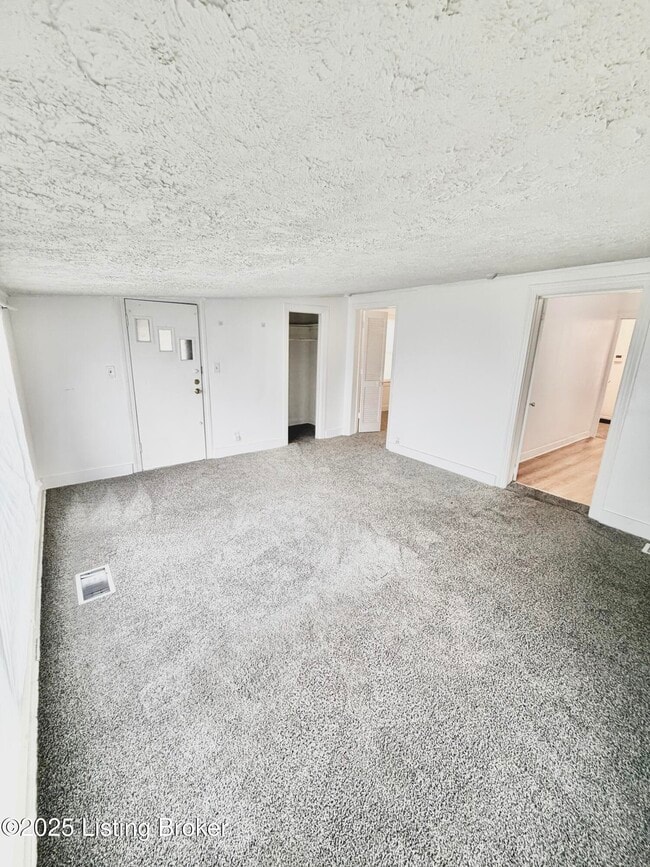 Building Photo - 3317 Dumesnil St