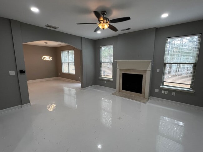 Building Photo - 128 Worthing Ln