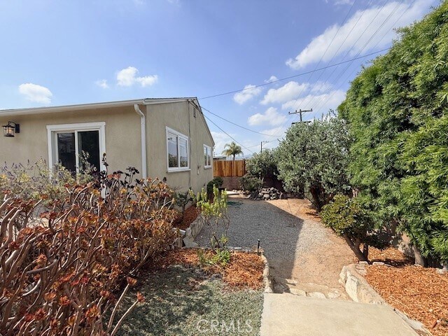 Building Photo - 22215 Susana Ave