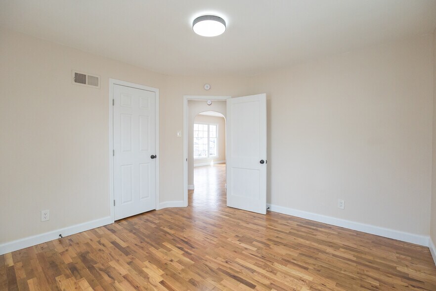 Bedroom 1 - 903 Pawnee St