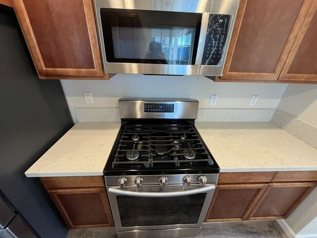 Building Photo - SAC T 2569