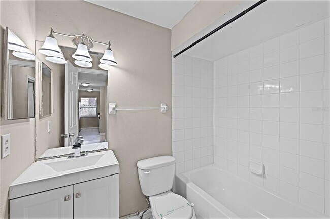 Building Photo - 2530 Kamnic Ct