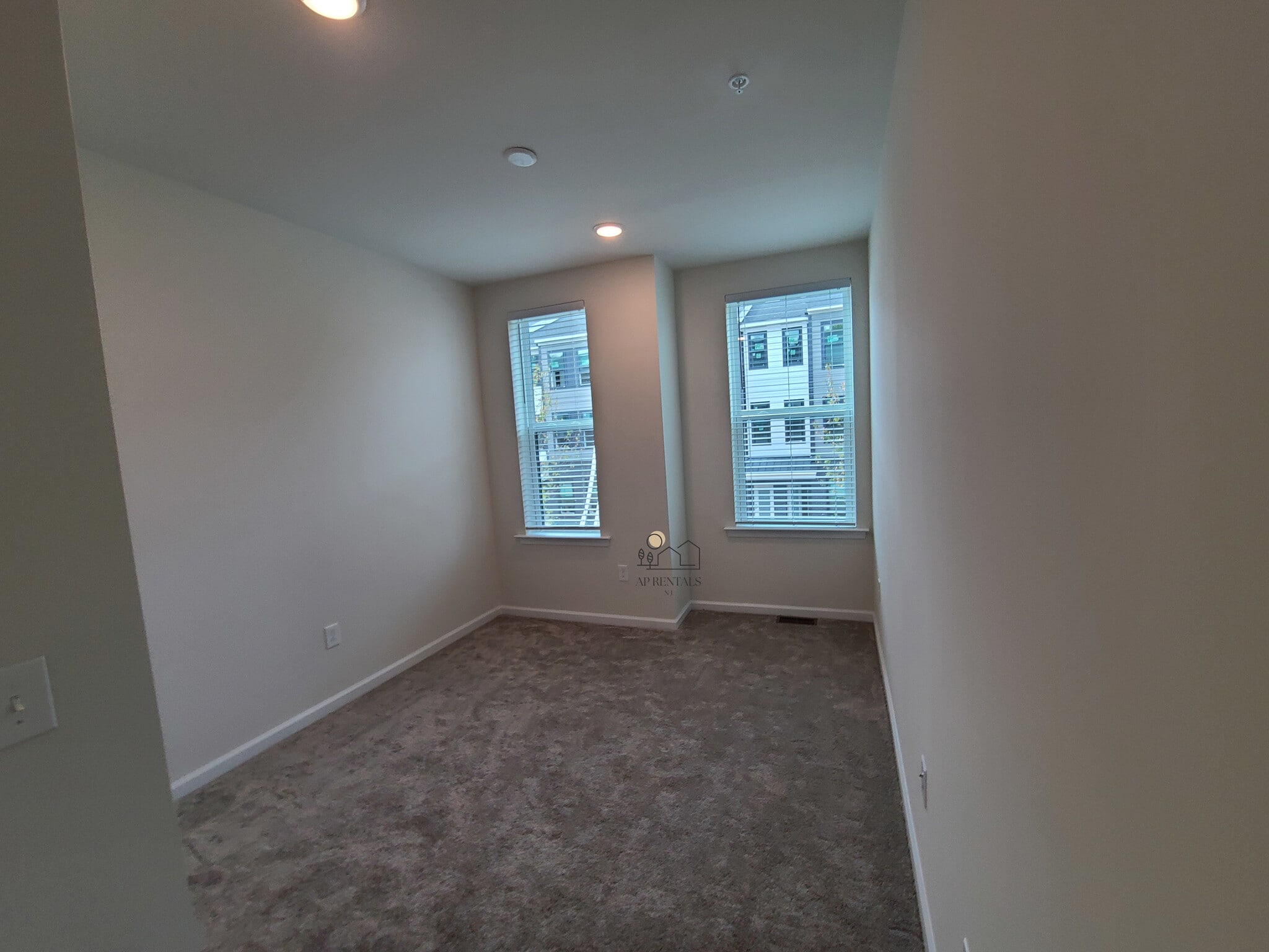 Building Photo - 622 Sadie Cir