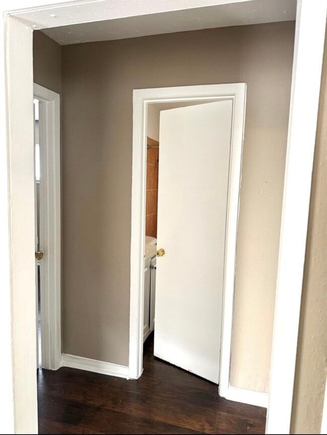 Building Photo - 5412 Market St