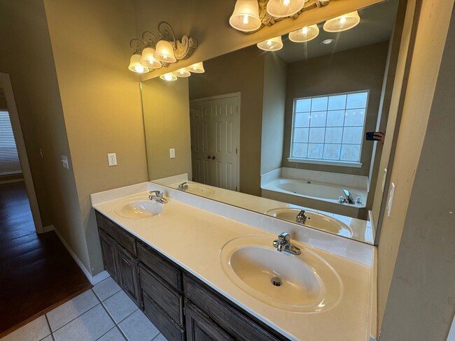 Building Photo - BIXBY - 4 Bedroom, 2.5 baths, 2 car garage...