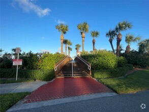 Building Photo - 5047 N Hwy A1A