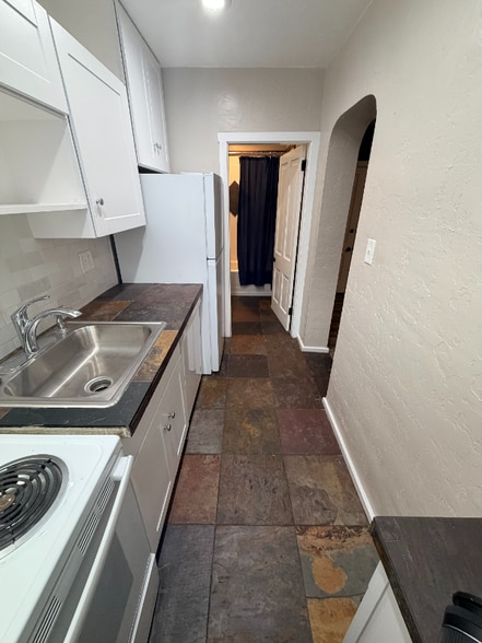 Building Photo - 827 E 100 S