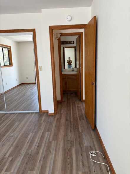 Building Photo - 24064 Grandview Dr